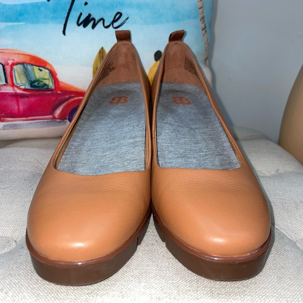 Betabrand Woman’S All Weather Wedge Heel In Hazel Leather  Size 7.5M - Picture 4 of 12